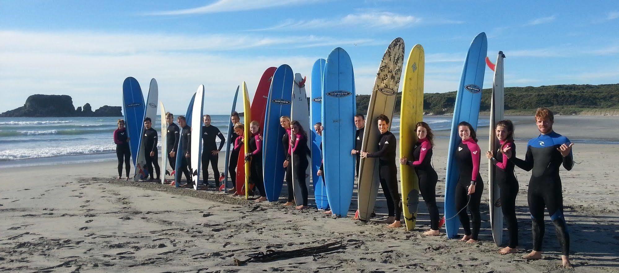 Bazil'S Backpackers Bbh Hostel & Surf School Уэстпорт Экстерьер фото